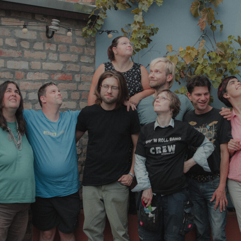 Eine Fotografie von den Mitgliedern der Baf 'n' Roll Band