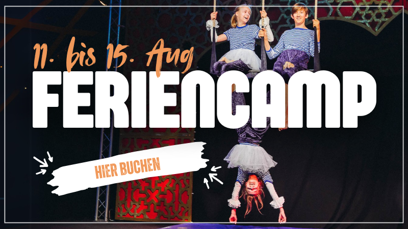 Drei Kinder turnen gemeinsam auf einem Trapez, darüber der Schriftzug "11. bis 15. August - Feriencamp - Hier buchen"